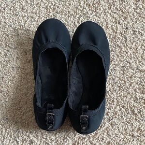 Bandalino Women’s Black Flats with Buckle